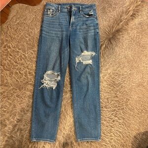 AE Mom Straight Jean